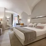 Terrace Pantheon Relais